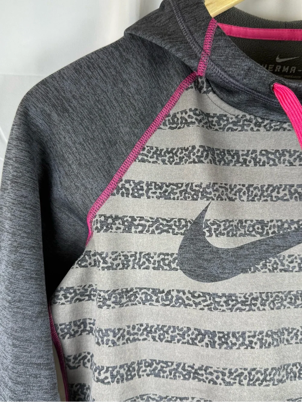 Nike Therma-FIT Gray Pink Pullover Hoodie XS Striped Swoosh Fleece